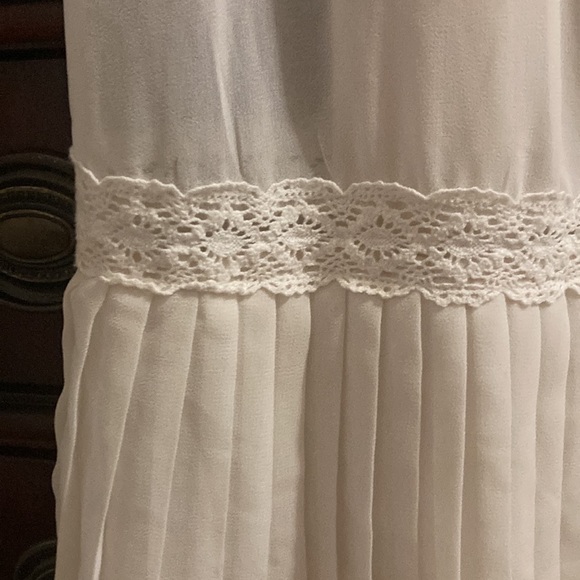 Romantic Dress - Picture 8 of 8